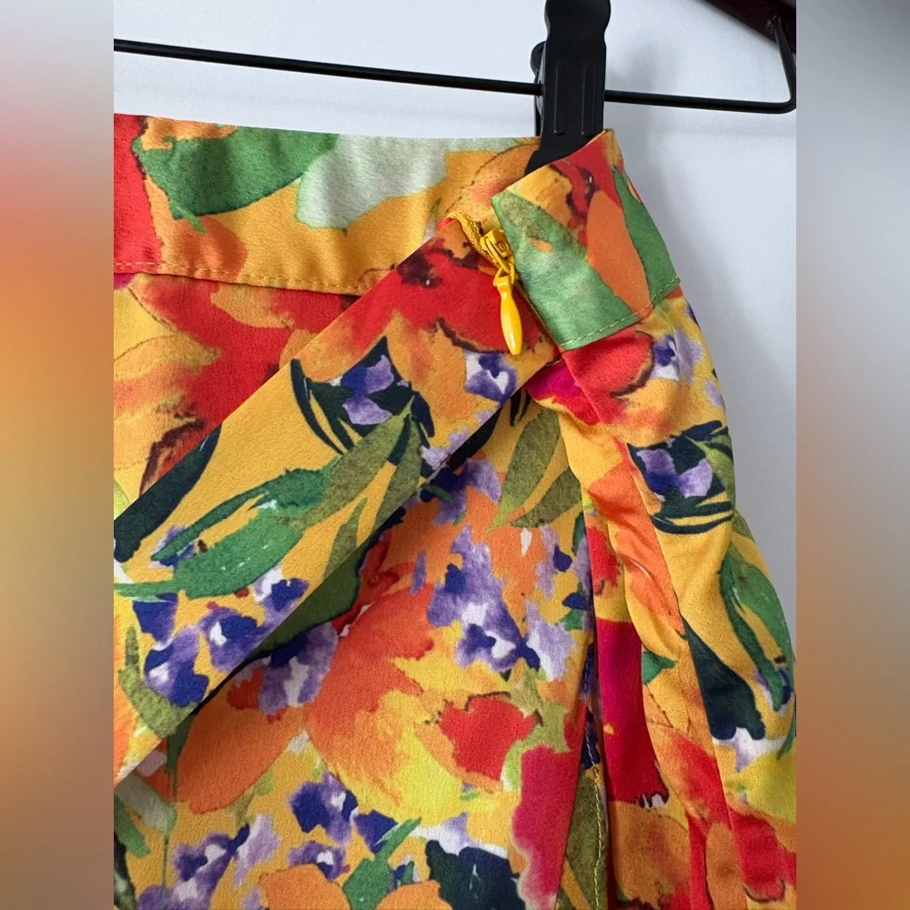 Marciano Vibrant Floral Print Wrap Skirt - Size S (6) - Picture 8 of 8